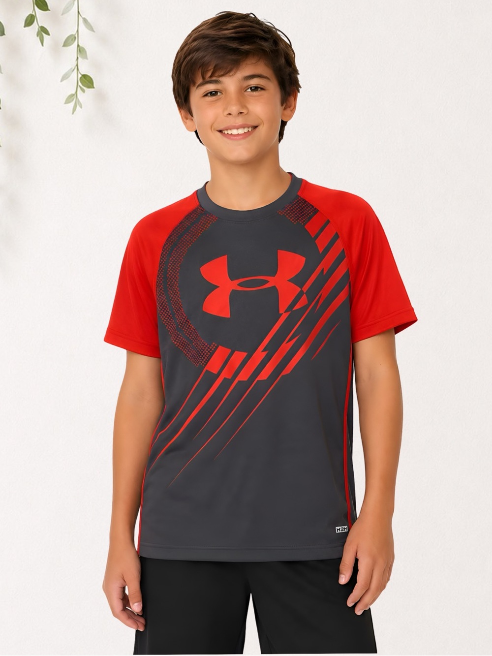 • Boys Under Armour XL HeatGear Athletic Fitted Shirt Logo Tee
